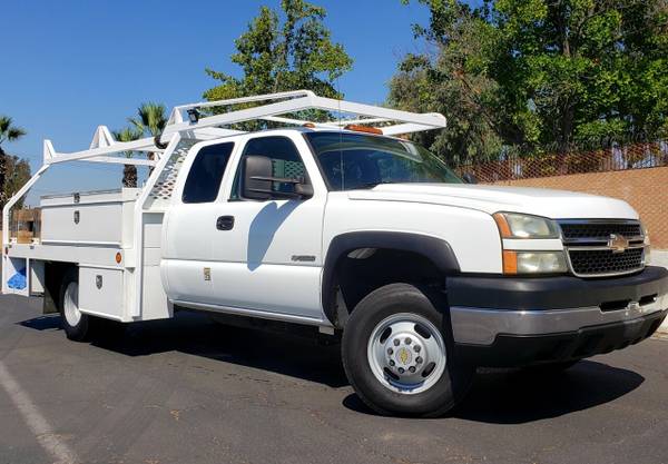 06 CHEVY SILVERADO 3500 EXTENDED "17k MILES" CONTRACTORS UTILITY TRUCK for sale in Bakersfield, CA – photo 2