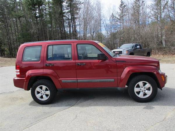 2012 Jeep Liberty Sport 4WD - - by dealer - vehicle for sale in Somersworth , NH – photo 4