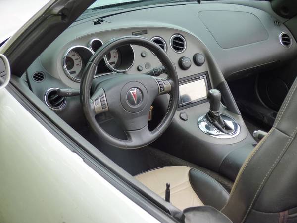 2008 Pontiac Solstice - cars & trucks - by owner - vehicle... for sale in Westerville, OH – photo 3