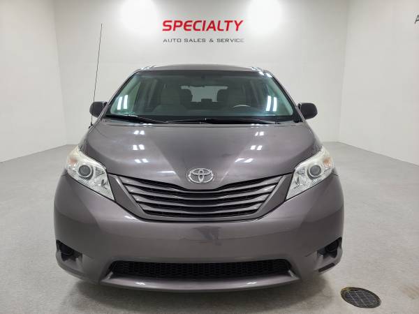 2014 Toyota Sienna L! 7 Passenger! New Tires! New Frnt Brakes! for sale in Suamico, WI – photo 4