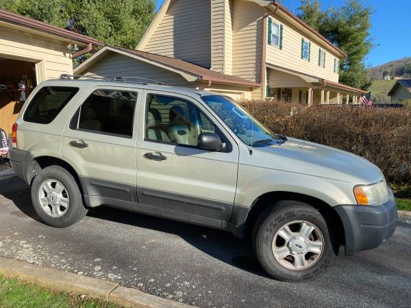 2003 Ford Escape 4WD - cars & trucks - by owner - vehicle automotive... for sale in Boone, NC – photo 3