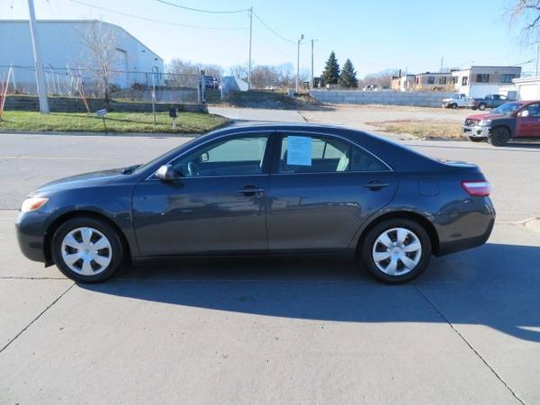 2009 Toyota Camry... 175,000 Miles... $3,999 - cars & trucks - by... for sale in Waterloo, IA – photo 3