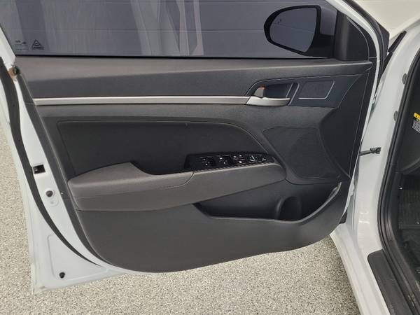 2018 Hyundai Elantra SEL-Keyless entry/Back Up Camera! - cars & for sale in Silvis, IA – photo 3