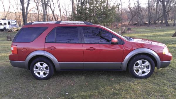 2006 Ford Freestyle SEL - cars & trucks - by owner - vehicle... for sale in Dixon, IL – photo 2