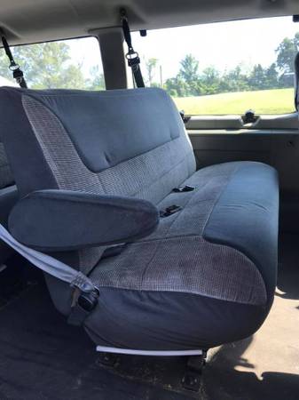 2004 Ford E-350 Super Duty 15 Passenger Van Runs Great!!! for sale in Wooster, AR – photo 10