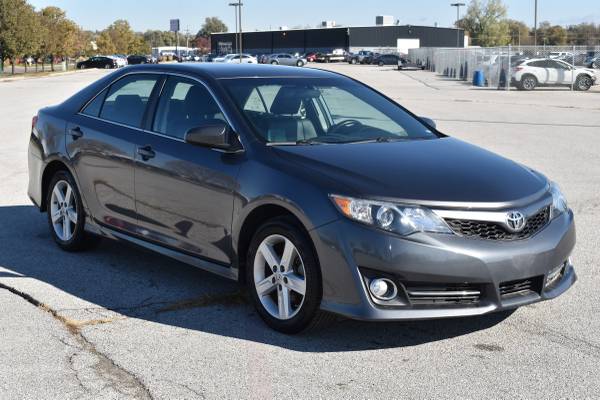 2014 Toyota Camry SE ***79K MILES ONLY*** - cars & trucks - by... for sale in Omaha, IA – photo 4