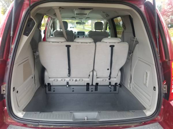 2008 Chrysler Town & Country Limited mini-van for sale in milwaukee, WI – photo 3