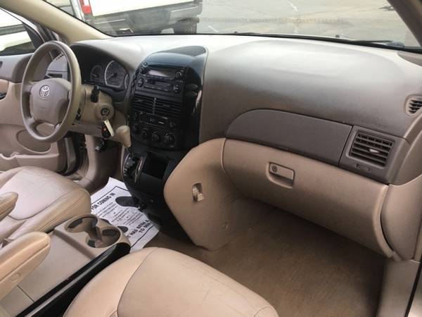 2004 Toyota Sienna Leather Lets Trade Text Offers Text Offers/Trade... for sale in Knoxville, TN – photo 11