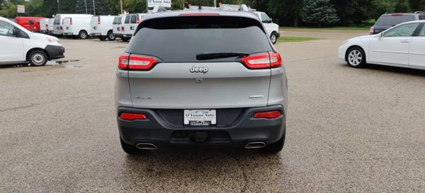 2015 Jeep Cherokee 4WD 4dr Latitude - - by dealer for sale in Oconomowoc, WI – photo 4