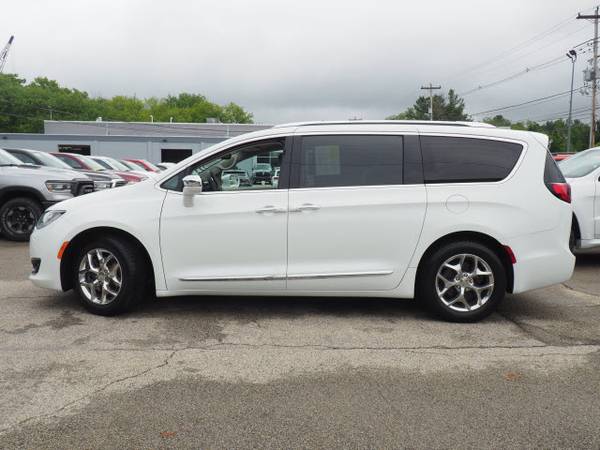 2017 Chrysler Pacifica Limited hatchback White for sale in Salisbury, MA – photo 2