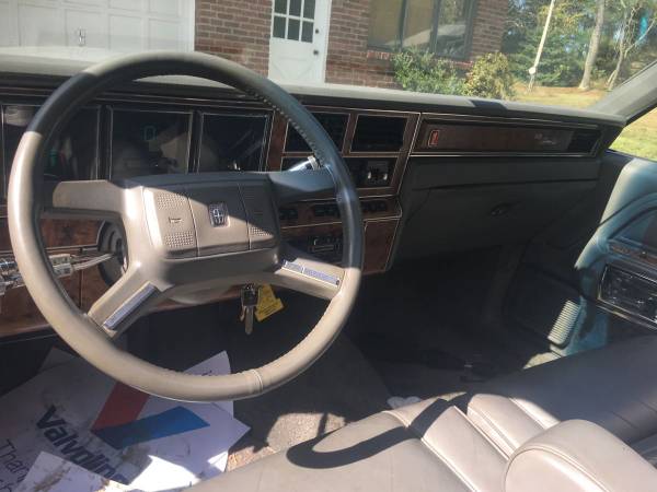 1986 Lincoln Town Car- Cartier Designer Series-1 Owner- for sale in Bethel Park, PA – photo 6