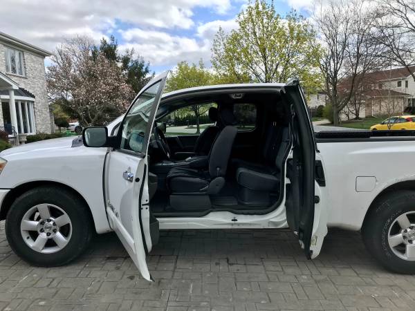 2005 Nissan Titan Extended can Pickup for sale in Des Plaines, IL – photo 5