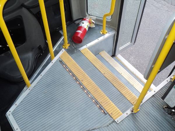 2010 FORD E450 SHUTTLE BUS HANDICAP ACCESSIBLE WHEELCHAIR LIFT for sale in skokie, IN – photo 12