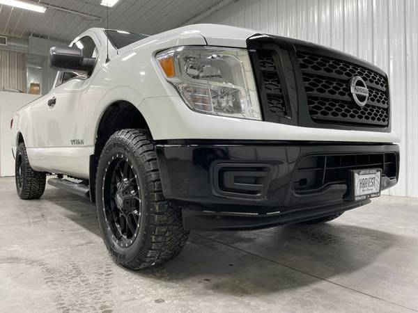 2017 Nissan TITAN Single Cab - Small Town & Family Owned! Excellent for sale in Wahoo, NE – photo 6