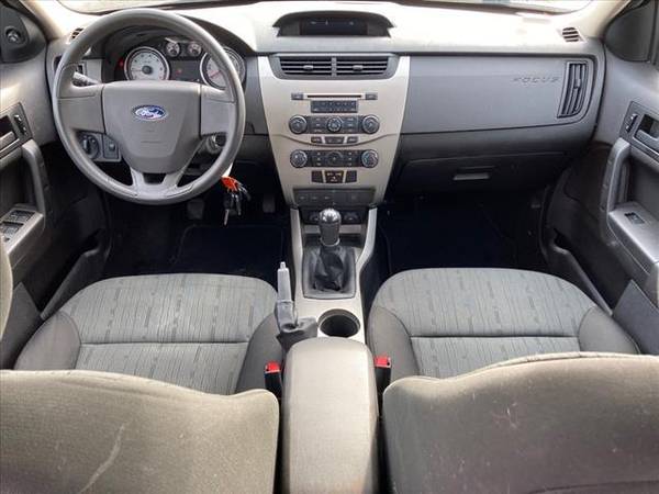 2008 Ford Focus SE - sedan - cars & trucks - by dealer - vehicle... for sale in Waterford, MI – photo 18