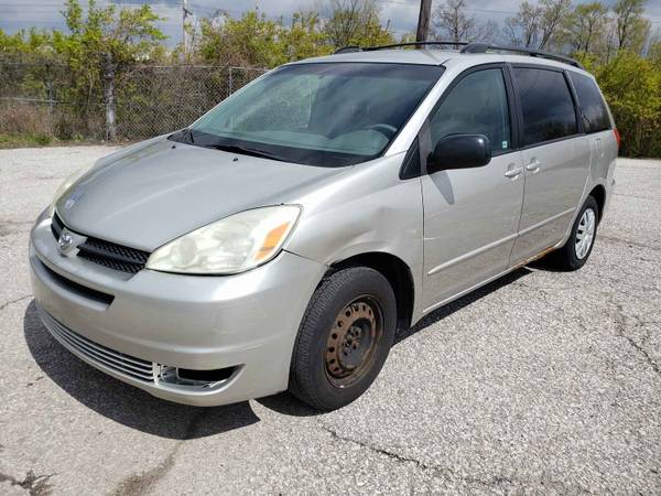 2004 Toyota Sienna LE for sale in Fort Wayne, IN – photo 2