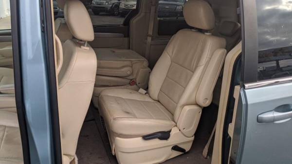 2009 Volkswagen Routan SEL 4dr Mini Van w/ RSE - cars & trucks - by... for sale in Youngstown, OH – photo 11