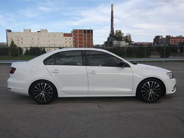 2016 Volkswagen Jetta SE 5M - cars & trucks - by dealer - vehicle... for sale in Rochester , NY – photo 7