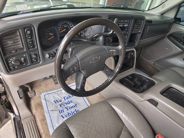 2003 CHEVROLET SUBURBAN - - by dealer - vehicle for sale in MILWAUKEE WI 53209, WI – photo 24