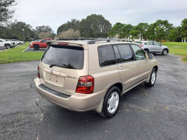 2005 TOYOTA HIGHLANDER MINT CONDITION 3RD ROW BUY HERE PAY HERE -... for sale in Sarasota, FL – photo 3