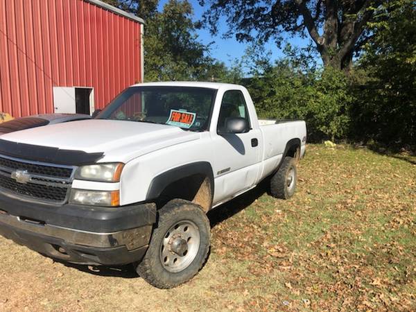 2006 Chevy 2500 HD 4x4 - cars & trucks - by owner - vehicle... for sale in Malakoff, TX – photo 2