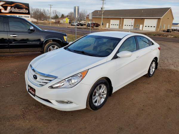 * 2013 Hyundai Sonata GLS - 112K Miles - Heated Seats * - cars &... for sale in Worthing, SD – photo 2