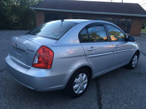 2007 Hyundai Accent for sale in Burgettstown, WV – photo 2