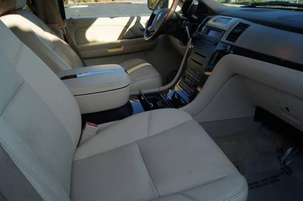 2007 Cadillac Escalade Base AWD LOW 89K MILES LOADED WARRANTY with for sale in Carmichael, CA – photo 19