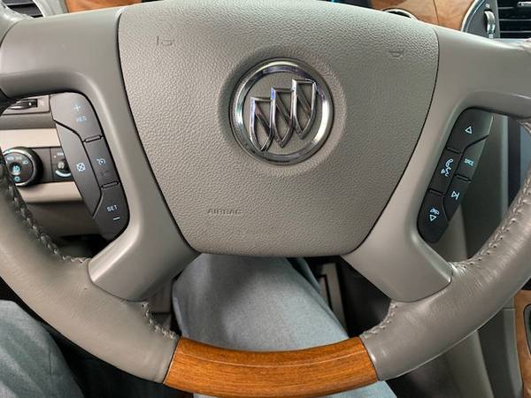 2011 Buick Enclave CXL! Heated Leather! New Tires! 3rd Row! NO RUST! for sale in Suamico, WI – photo 15