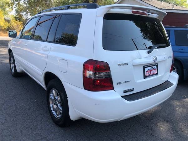 2007 Toyota Highlander Sport 3.3L V6 AWD Auto Moonroof 3rd Row... for sale in Bend, OR – photo 6