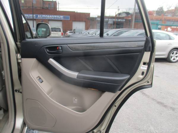 2005 Toyota 4Runner V8 Limited Clean Title/Sunroof & Leather for sale in Roanoke, VA – photo 14