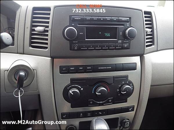 2006 Jeep Grand Cherokee Laredo 4dr SUV 4WD w/Front Side Airbags for sale in East Brunswick, NY – photo 9