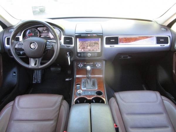 2013 Volkswagen Touareg TDI - 4WD - NAVI - BACK UP CAMERA - PANORAMIC for sale in Sacramento , CA – photo 8