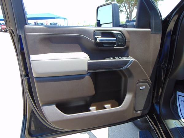 2020 Chevy Silverado 2500HD Ltz 4x4 ( Mileage: 18, 998! - cars & for sale in Devine, TX – photo 7