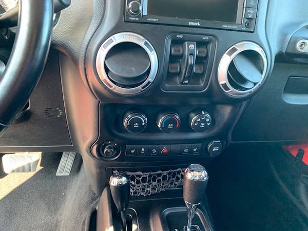 2013 Jeep Wrangler Unlimited Rubicon ***IN EXCELLENT CONDTION*** for sale in Fenton, MI – photo 7