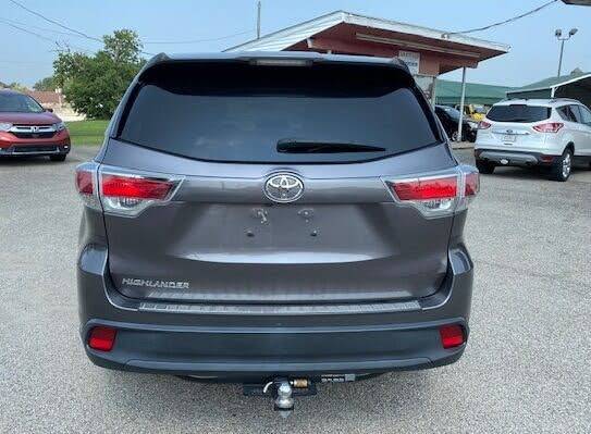 2016 Toyota Highlander LE-58k Miles-3rd Row-Warranty-Like New - cars... for sale in Lebanon, IN – photo 5