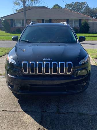 Black 2017 Jeep Cherokee Latitude - cars & trucks - by owner -... for sale in Metairie, LA – photo 6