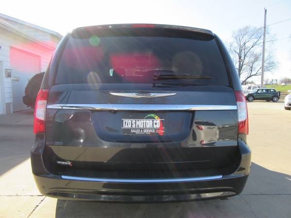 2013 Chrysler Town & Country 4dr Wgn Touring-L - cars & trucks - by... for sale in Waterloo, IA – photo 4