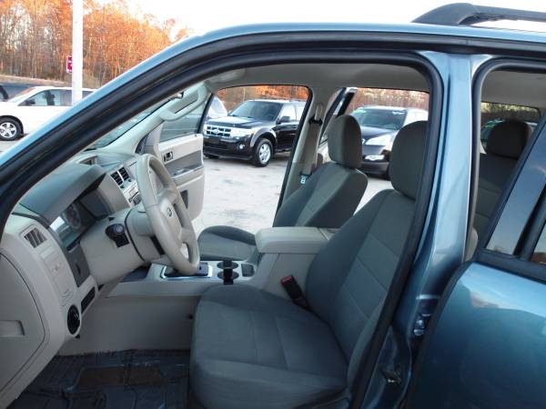2010 Ford Escape XLT AWD SUV Extra Clean ***1 Year Warranty*** -... for sale in Hampstead, NH – photo 14