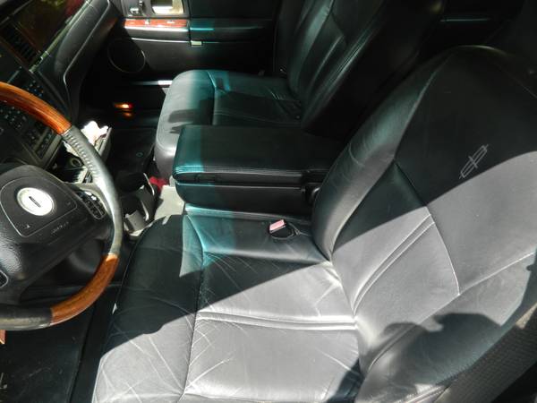 2004 Lincoln Town car - cars & trucks - by owner - vehicle... for sale in Ronkonkoma, NY – photo 8