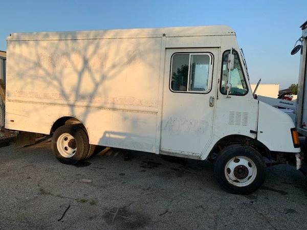 1999 GMC P-3500 STEP VAN 12 FOOT CARGO SPACE - cars & trucks - by... for sale in Massapequa Park, NY – photo 5