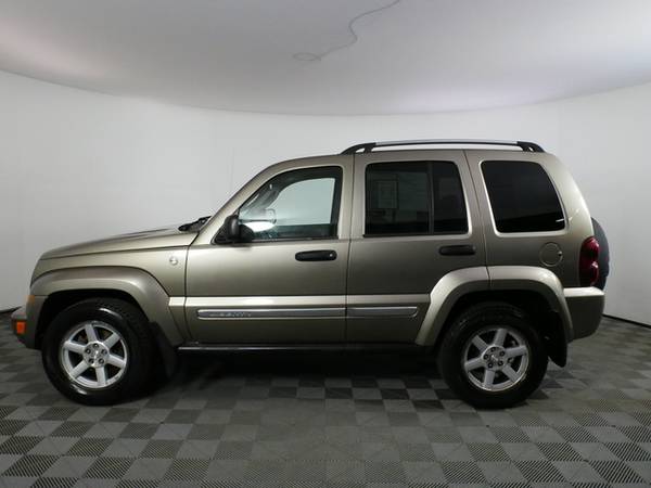 2005 Jeep Liberty Limited - - by dealer - vehicle for sale in Inver Grove Heights, MN – photo 4
