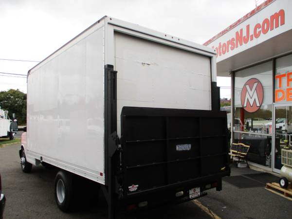 2012 Chevrolet Express G3500 14 FOOT BOX TRUCK W/ LIFTGATE 60K MILES for sale in south amboy, NJ – photo 3