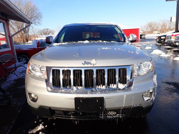 2013 Jeep Grand Cherokee Laredo 4x4 4dr SUV - cars & trucks - by... for sale in Savage, MN – photo 2