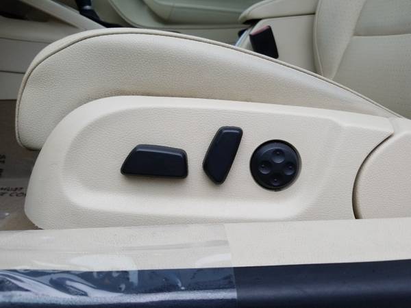 2012 Volkswagen Eos Komfort~ HARD TOP CONVERTIBLE~ GREAT COLOR~ WELL... for sale in Sarasota, FL – photo 20