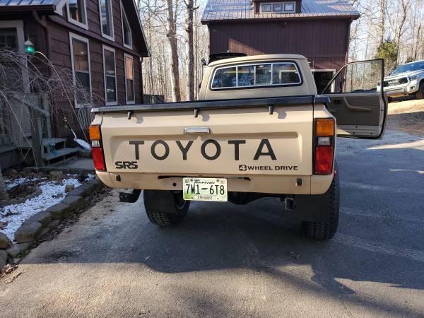 1982 SR5 Toyota 4x4 longbed pickup 5 speed 22r - - by for sale in INDIAN MOUND, TN – photo 6