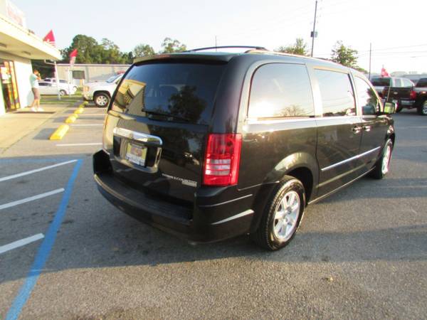 2010 CHRYSLER TOWN & COUNTRY for sale in Pensacola, FL – photo 3