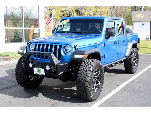 2020 Jeep Gladiator SPORT ONE OF A KIND MUST SEE ONLY 8, 840 MILES for sale in Salem, MA – photo 2