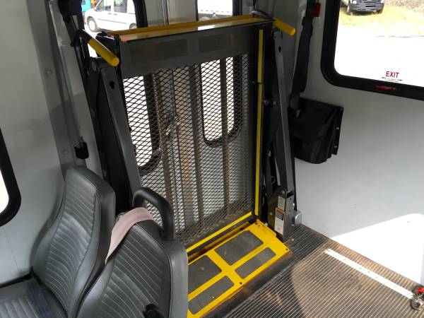 2012 FORD E-350 12 PASS SHUTTLE BUS WHEELCHAIR HANDICAP VAN LOW... for sale in Enfield, MA – photo 17