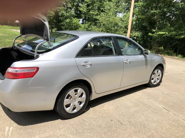 2007 TOYOTA CAMRY LE SEDAN-CLEAN - cars & trucks - by dealer -... for sale in New Castle, PA – photo 3